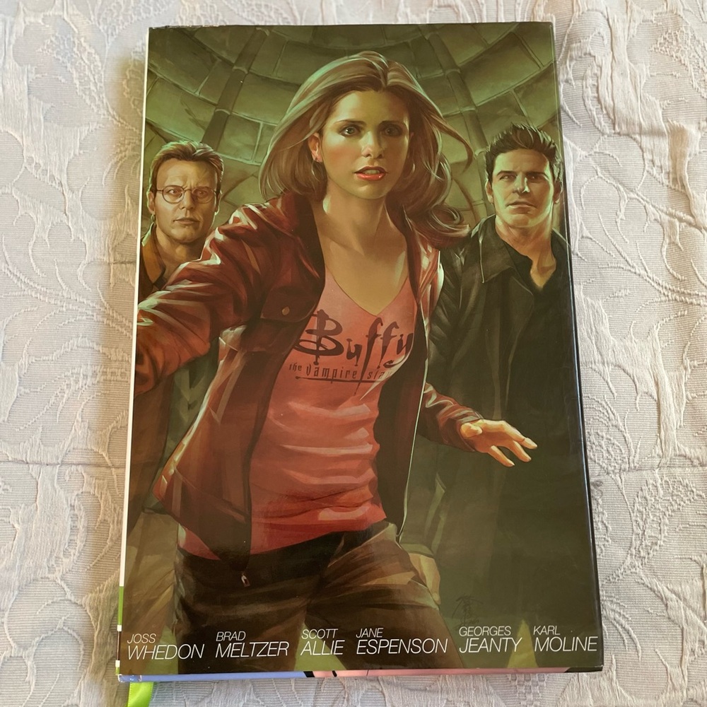 Buffy The Vampire Slayer Hard Back Book